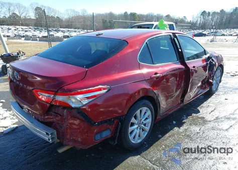 2019 Toyota Camry Le z USA, uszkodzony, nr VIN 4T1B11HK9KU845180